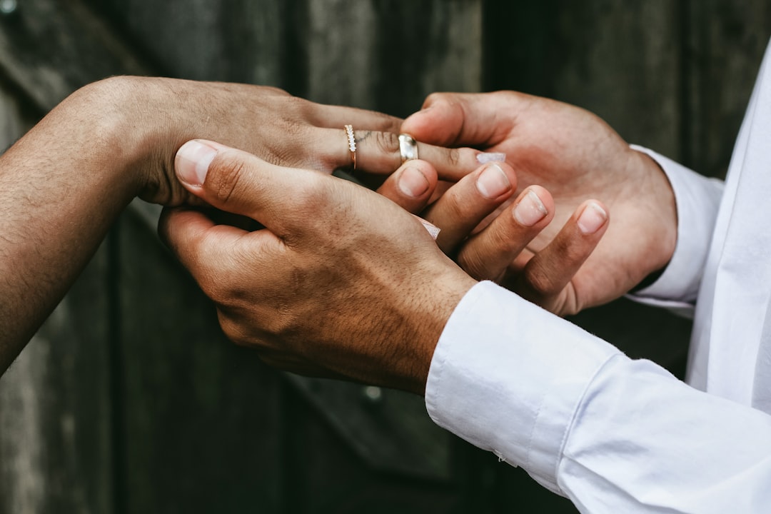 Photo Couples hands